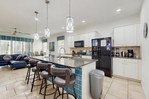 Townhome with private pool in Solterra resort, ADA friendly photo 6