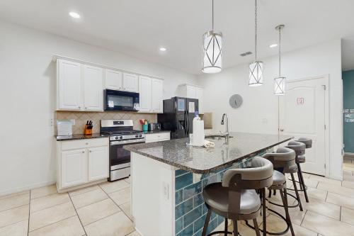 Townhome with private pool in Solterra resort, ADA friendly photo 14