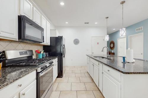 Townhome with private pool in Solterra resort, ADA friendly photo 15