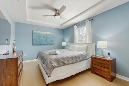 Townhome with private pool in Solterra resort, ADA friendly photo 9