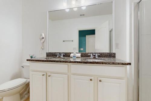 Townhome with private pool in Solterra resort, ADA friendly photo 21