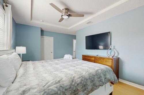 Townhome with private pool in Solterra resort, ADA friendly photo 16