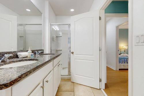 Townhome with private pool in Solterra resort, ADA friendly photo 4