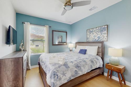 Townhome with private pool in Solterra resort, ADA friendly photo 3