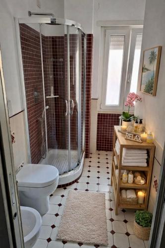 Elodie Deluxe apt -15 min Colosseum Metro - Center -Parking-Balcony