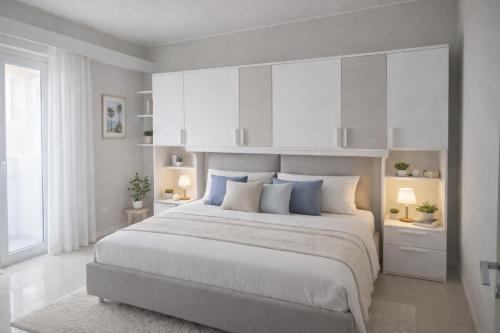 Elodie Deluxe apt -15 min Colosseum Metro - Center -Parking-Balcony