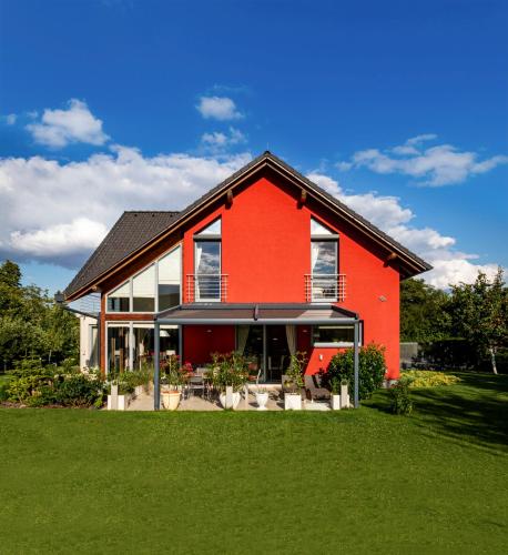 Villa with terrace and garden close to Vienna