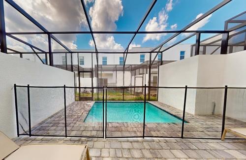 Two-story, dog-friendly townhouse with a lanai, private pool, & washer/dryer photo 38