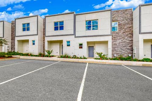 Two-story, dog-friendly townhouse with a lanai, private pool, & washer/dryer photo 8