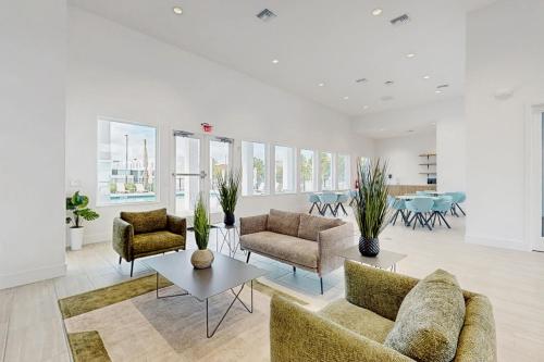 Two-story, dog-friendly townhouse with a lanai, private pool, & washer/dryer photo 52