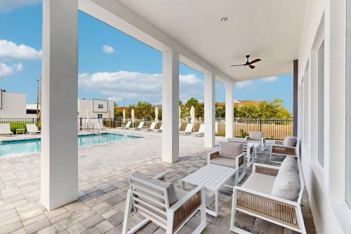 Two-story, dog-friendly townhouse with a lanai, private pool, & washer/dryer photo 44