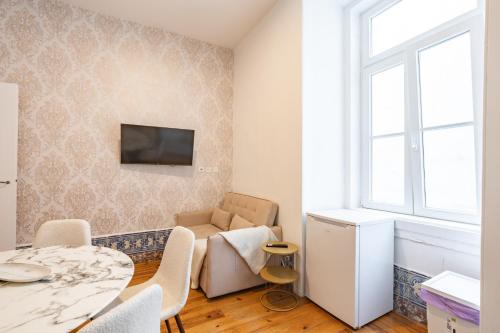 Heart of Lisbon Stylish Apt Sleeps 8 wAC 2 Bath