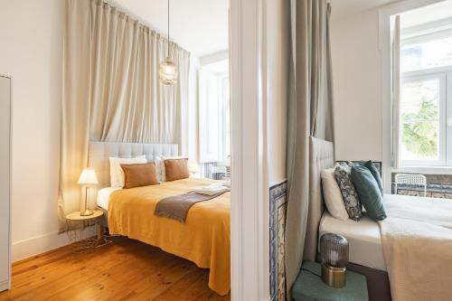 Heart of Lisbon Stylish Apt Sleeps 8 wAC 2 Bath