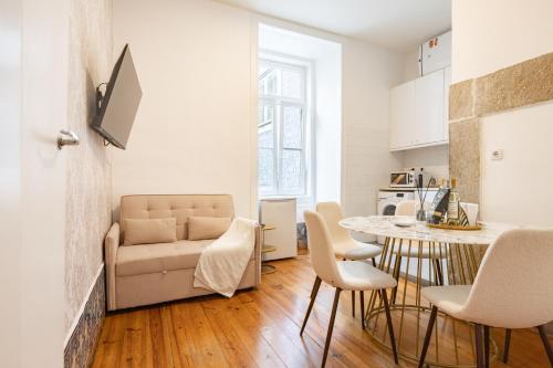 Heart of Lisbon Stylish Apt Sleeps 8 wAC 2 Bath