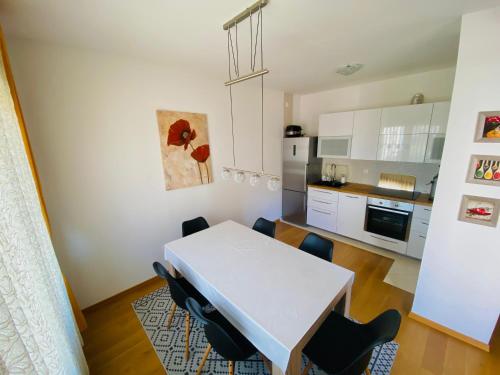 Dimi Apartment