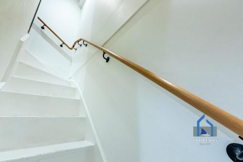 Central Manchester Duplex - Balcony - Roof Terrace - Parking photo 14