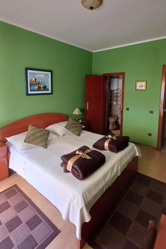 Apartments by the sea Palit, Rab - 22493