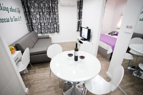 Apartments with WiFi Split - 25419