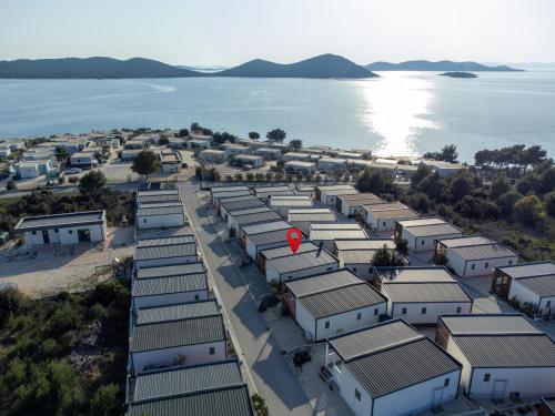 Apartments by the sea Pakostane, Biograd - 25108
