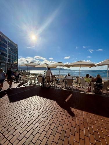 New Spacious 2 Bedroom Apartment in Las Canteras with 2 Bathrooms WiFi Air Conditioning and Parking