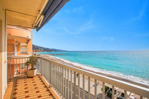 Holiday On The Sea - Seafront Apt - Happy Rentals
