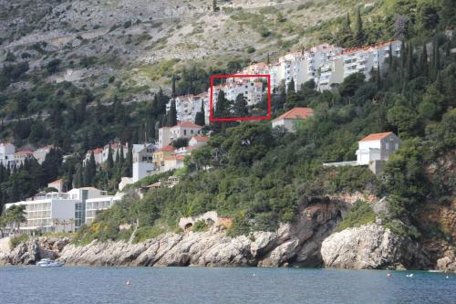 Apartment Zlatni Potok with seaview