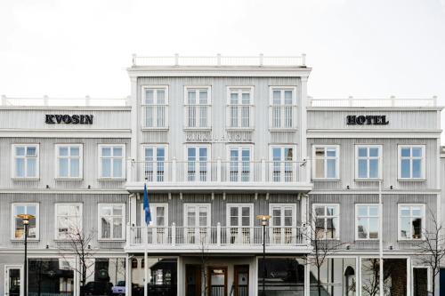 Kvosin Downtown Hotel — Property building