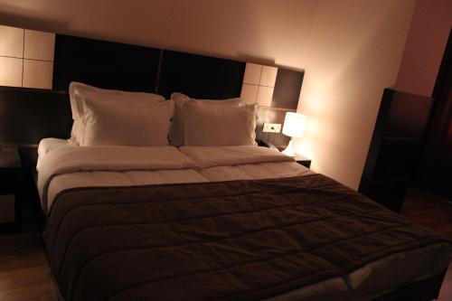  Hotel Lilia Yerevan -  Room  picture :   Tea/Coffee maker    Shower    Bath                           