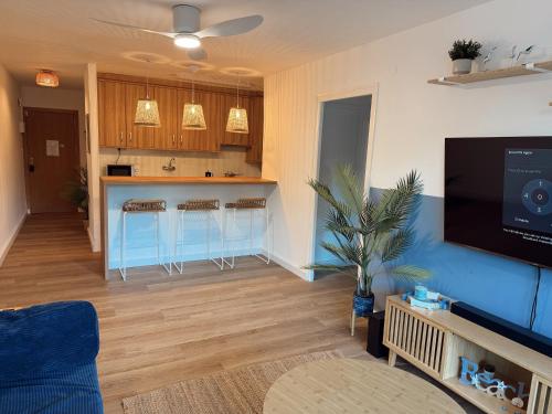 Cap Salou Escape, Newly Renovated, Pool, 5 min Beach walk