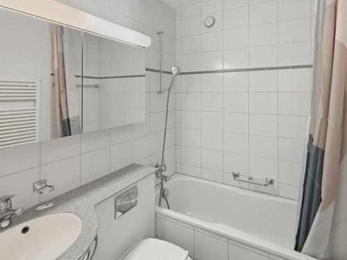 Very nice 1BR flat with sunny balcony - Sky4