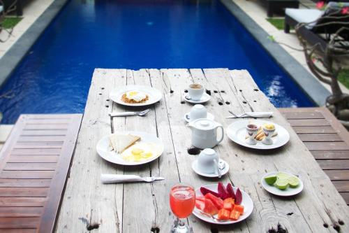 Jídlo v penzionu nebo okolí