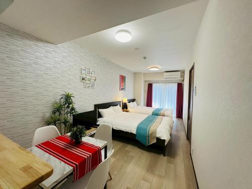 1101 Newly built stay perfect for families! Just 1 min to Kuromon Market, 8 min walk to Dotonbori, 9 min to Shinsaibashi!