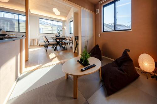 Hours House Tateishi