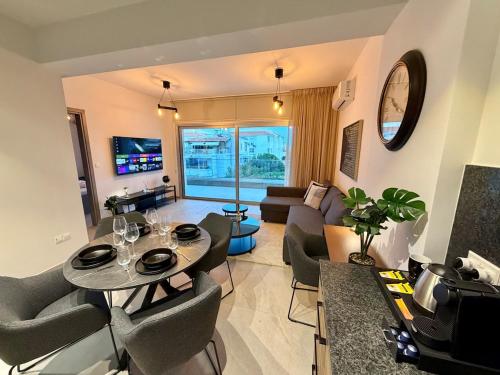 Luxury Stay Apt 203 - Brand New - Private Parking