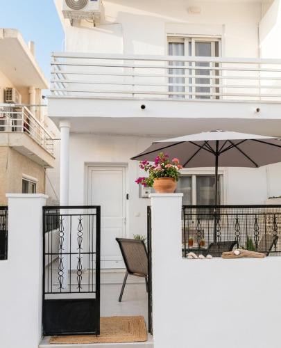 Rodini Home Ylia - Maisonette with yard