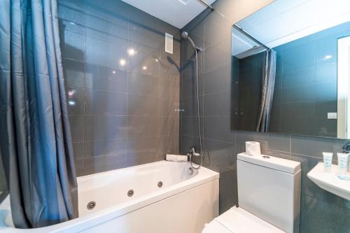 Amazing Seaview 2BR Apartment in Benidorm