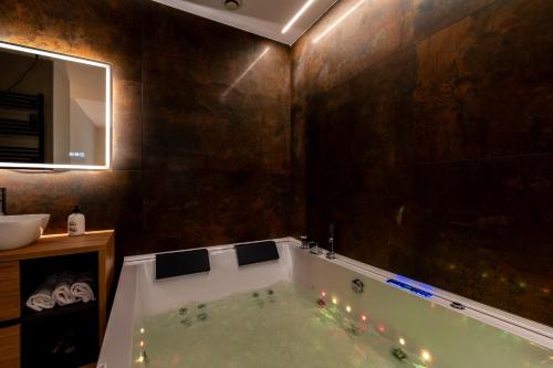 FL1 Las flores 1 Jacuzzi Sevilla en pareja