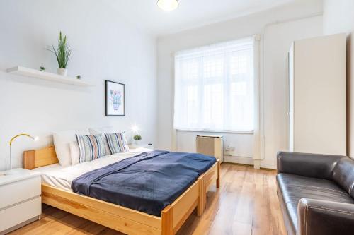 Central Riverside Cozy and Spacious