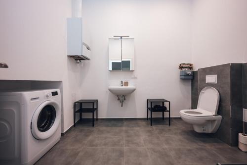 Modern apartment with excellent transport connections