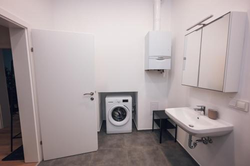 Modern apartment with excellent transport connections