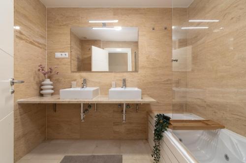 Gorgeous 2 bed Apt in Los Flamingos - RDR541