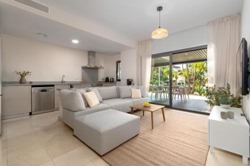 Gorgeous 2 bed Apt in Los Flamingos - RDR541