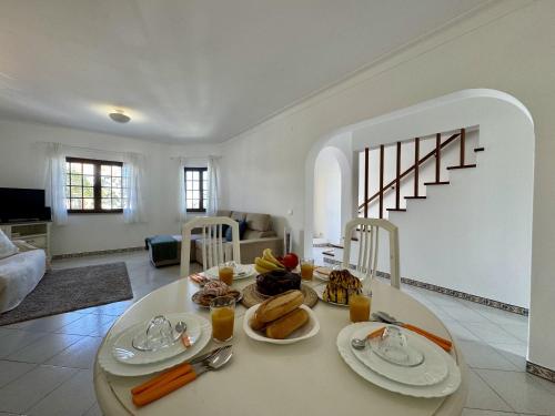 Faro Terrace Villa by Homing
