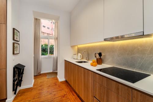WHome Authentic Lisbon Flat Near Penha de França Views