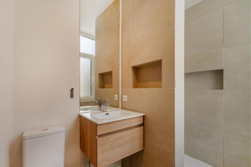 WHome Authentic Lisbon Flat Near Penha de França Views