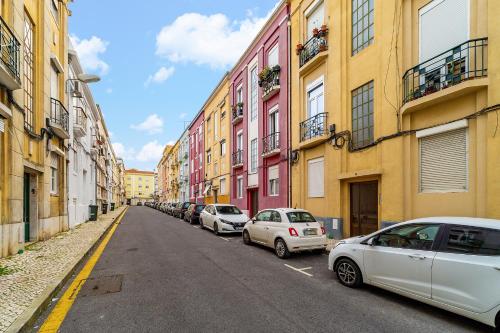 WHome Authentic Lisbon Flat Near Penha de França Views