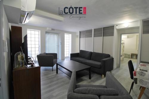 Area tempat duduk di Le moulin bas
