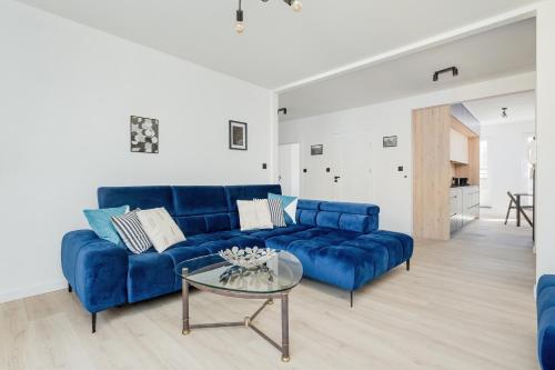 Jasny Apartament z 2 sypialniami i Balkonem by Noclegi Renters