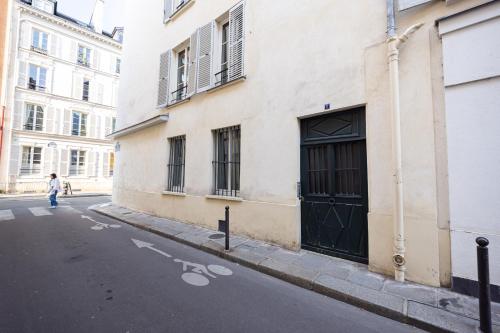 Hôtel des Invalides 3-Bedroom Apartment with Netflix
