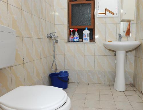 Bany a Aurora's Apartment Shkoder